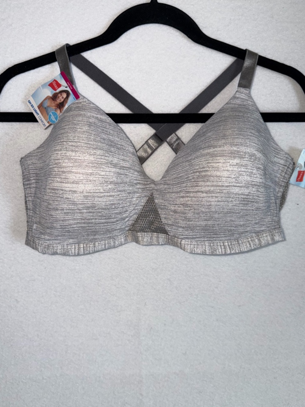 NWT Hanes Light Gray Wireless T-Shirt Bra with Crisscross Straps